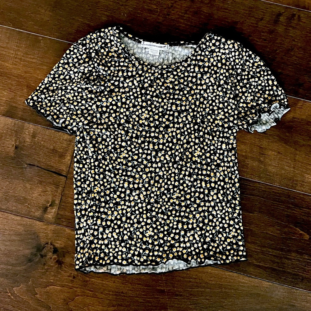 A floral American Eagle top, cropped